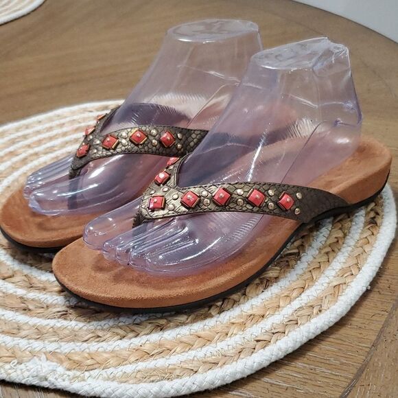 Vionic Floriana Women’s Bronze Embellished Sandals, size 7 - Picture 2 of 10